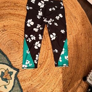 Fabletics Floral Women's Leggings - Black and Green